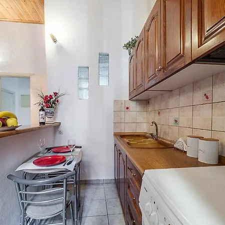George Stone Apartment