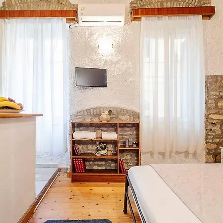 Apartment George Stone